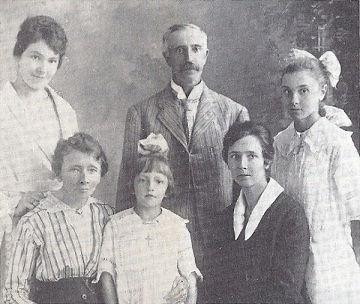 A. Huybrecht Family - 1918